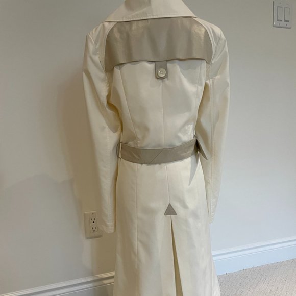 Beautiful Mackage Trench Coat with Leather belt and details - Picture 2 of 10